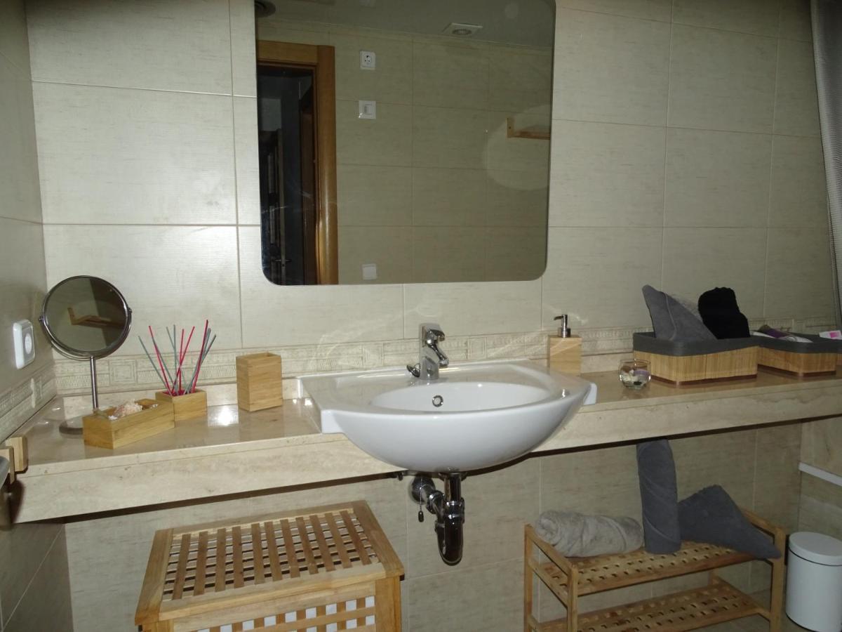 Apartamento Piscina Viena Roses Exterior foto