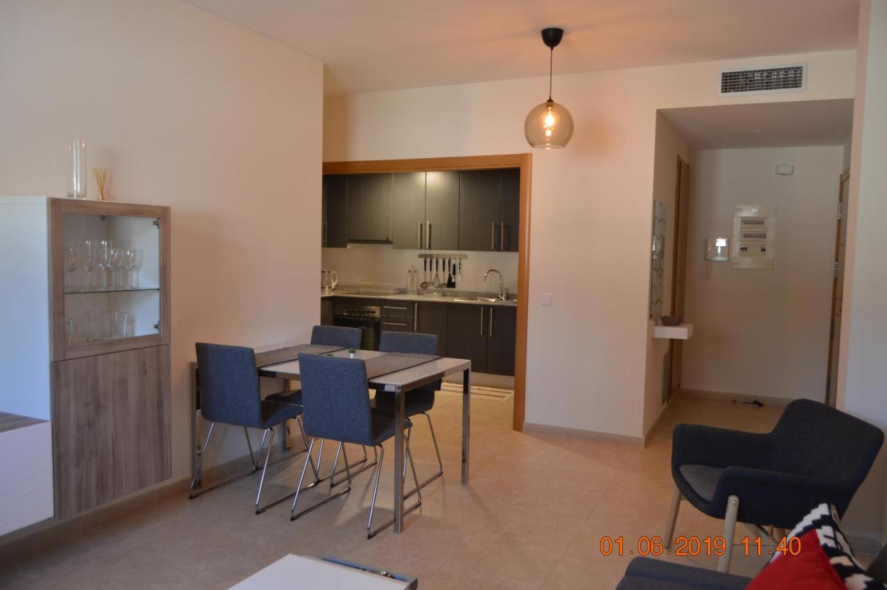 Apartamento Piscina Viena Roses Exterior foto